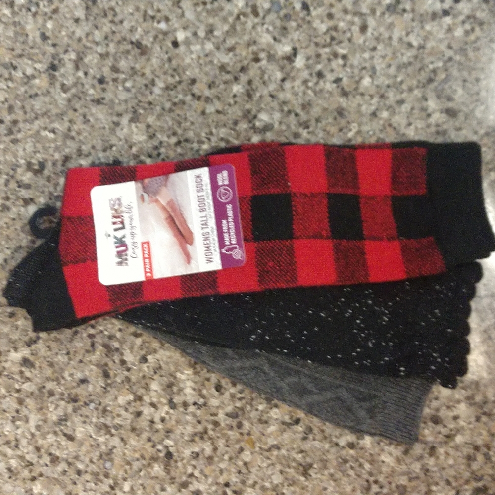 MUK LUKS NWT 3 PAIRS